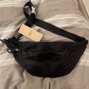 BNWT Beis crossbody bag